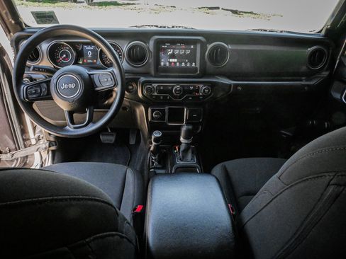 Used 2022 Jeep Gladiator Sport image 25