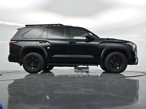 Used 2025 Toyota Sequoia TRD Pro AWD/4WD image 33