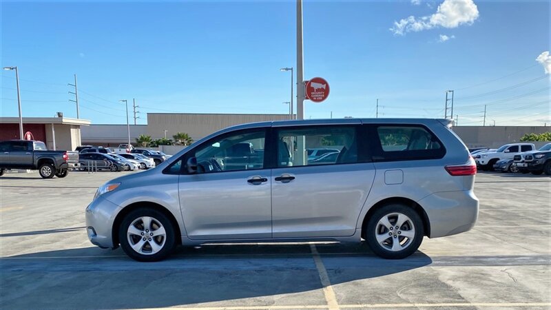 Used 2016 Toyota Sienna L FWD image 8