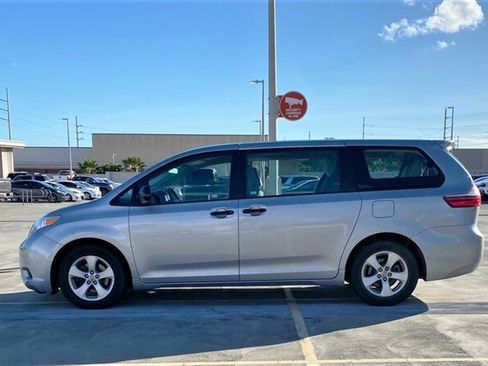 Used 2016 Toyota Sienna L FWD image 8