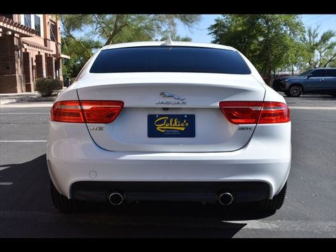 Used 2019 Jaguar XE Premium RWD image 9