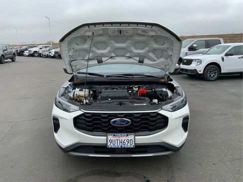 Used 2025 Ford Escape ST-Line w/ Tech Pack #1 image 11