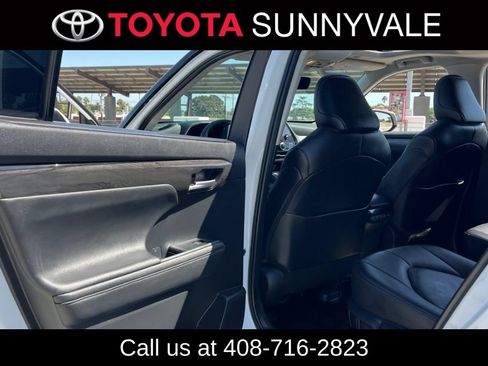 Used 2024 Toyota Highlander Limited AWD/4WD image 5