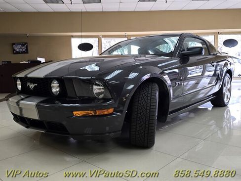 Used 2007 Ford Mustang GT Premium RWD image 2