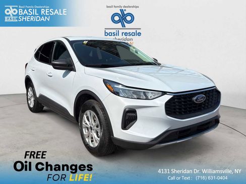 Used 2025 Ford Escape Active w/ Cold Weather Package AWD/4WD image 1