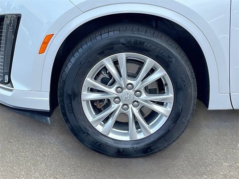 Certified 2024 Cadillac XT6 Luxury w/ LPO, Floor Liner Package image 30