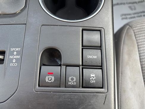 Certified 2023 Toyota Highlander LE image 21