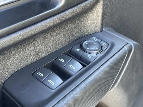 Used 2020 Chevrolet Silverado 2500 Custom w/ Custom Value Package image 13