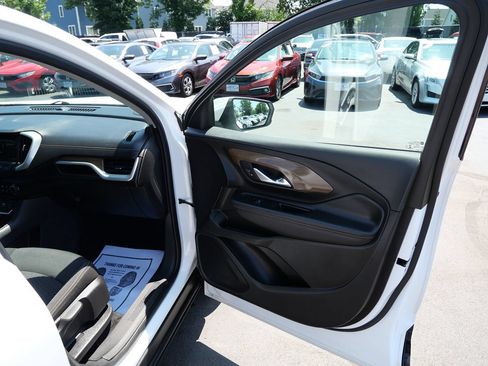 Used 2019 GMC Terrain SLE w/ Driver Convenience Package AWD/4WD image 22