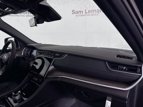 New 2025 Jeep Grand Cherokee Limited image 29