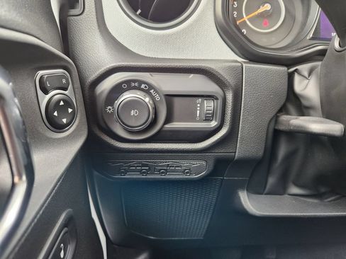 Used 2025 Jeep Wrangler Unlimited Sport AWD/4WD image 20