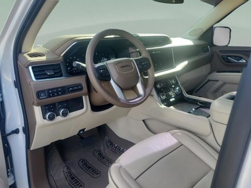 Used 2023 GMC Yukon XL Denali image 19
