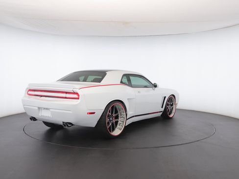 Used 2010 Dodge Challenger R/T image 25