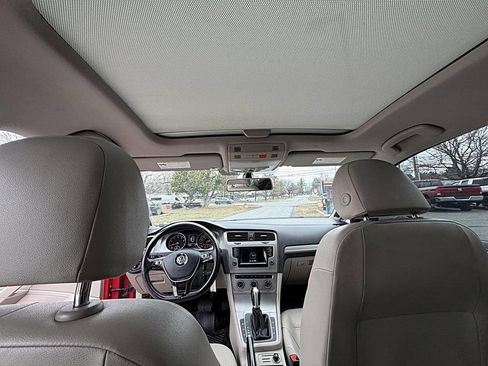 Used 2015 Volkswagen Golf SE w/ Lighting Package image 10