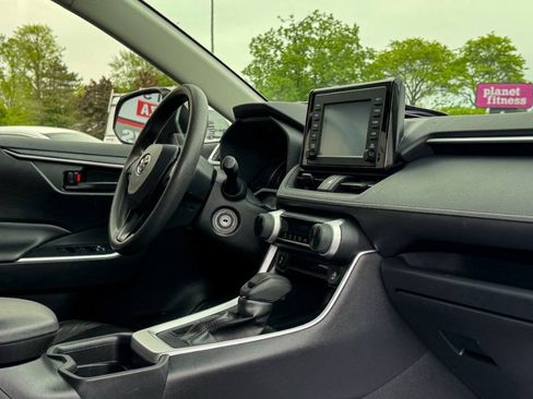 Used 2019 Toyota RAV4 LE w/ All Weather Liner Package AWD/4WD image 12