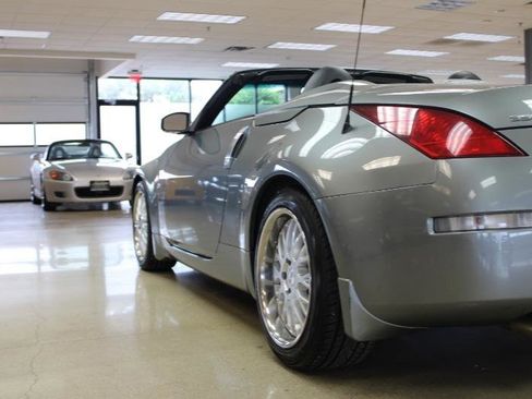 Used 2004 Nissan 350Z Touring image 24