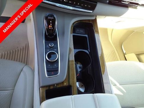 Used 2021 Cadillac Escalade Premium Luxury Platinum image 18