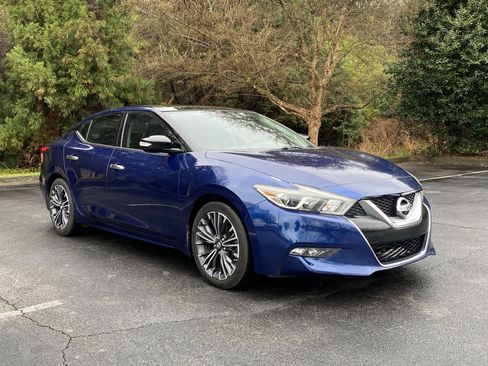 Used 2017 Nissan Maxima Platinum w/ Medallion Package image 2