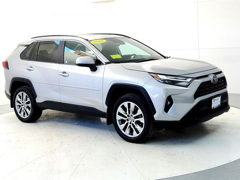 Certified 2022 Toyota RAV4 XLE Premium image 7