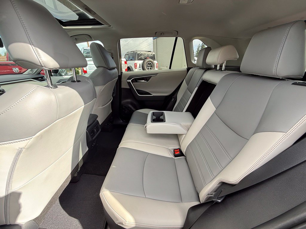 Used 2019 Toyota RAV4 Limited AWD/4WD image 15