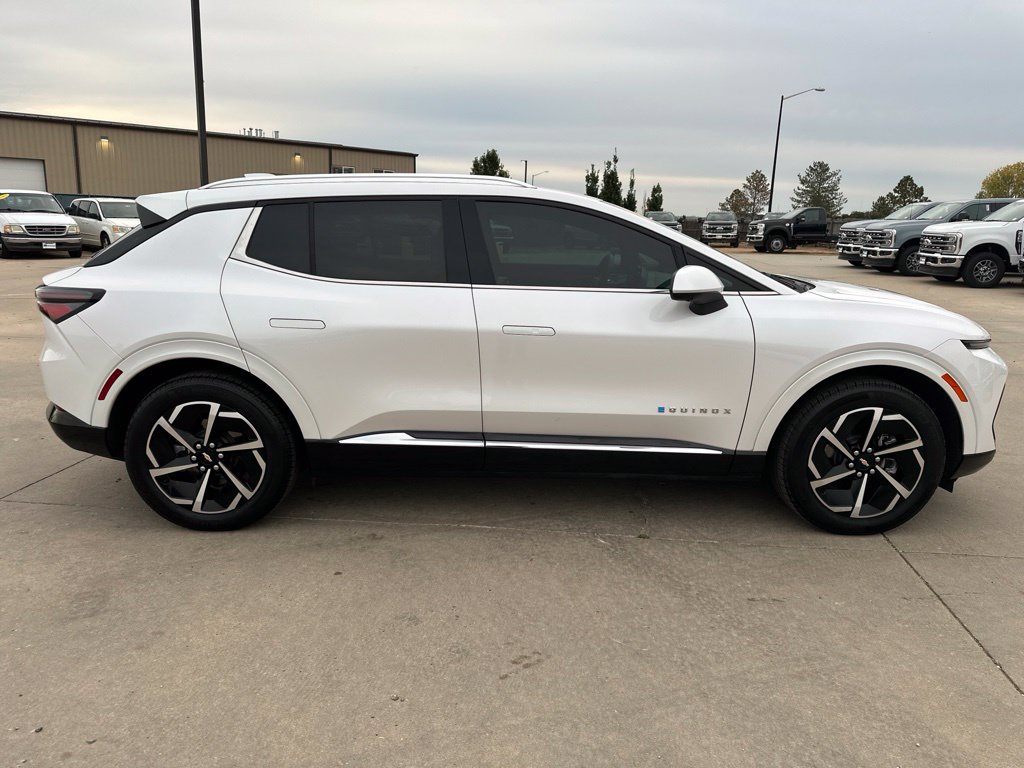 Certified 2024 Chevrolet Equinox EV LT AWD/4WD image 37