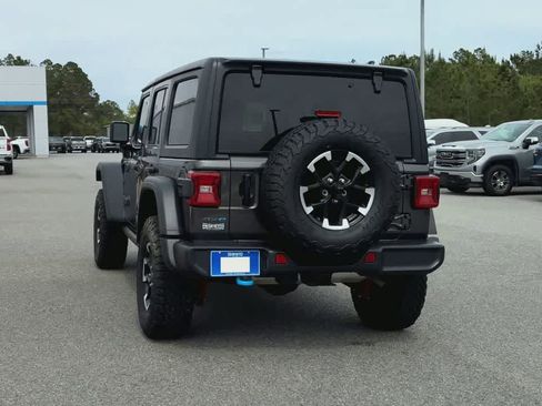 Used 2025 Jeep Wrangler Unlimited Rubicon 4xe w/ Convenience Group AWD/4WD image 7