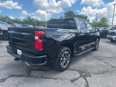 New 2026 Chevrolet Silverado 1500 High Country w/ LPO, Dark Essentials Package AWD/4WD image 3