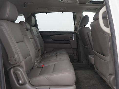 Used 2016 Honda Odyssey Touring Elite image 11