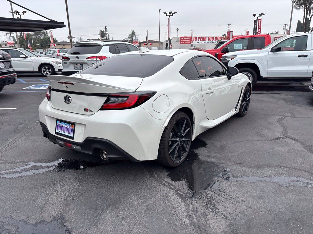 Used 2024 Toyota GR86 Premium RWD image 4