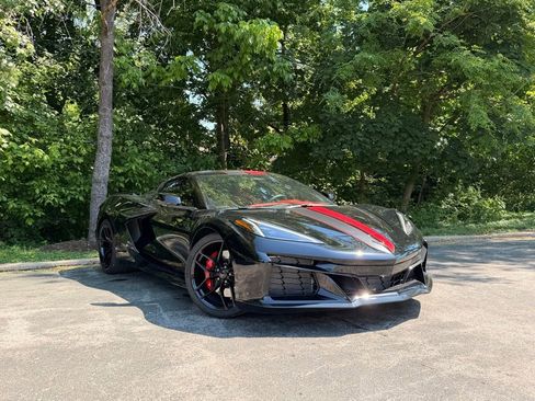 Used 2026 Chevrolet Corvette Z06 w/ Stealth Interior Trim Package RWD image 3