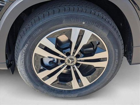 New 2025 Mercedes-Benz GLB 250 image 9