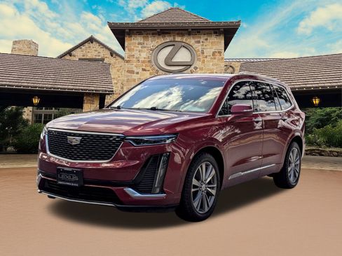 Used 2020 Cadillac XT6 FWD image 4