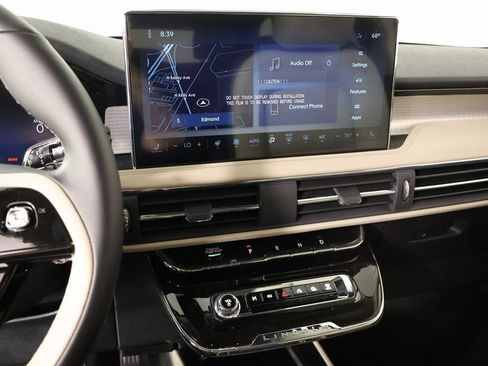 New 2026 Lincoln Corsair Premiere image 5