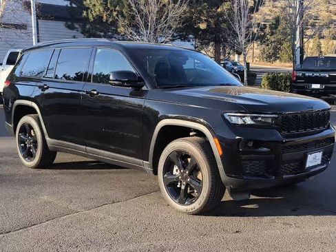 New 2025 Jeep Grand Cherokee L Laredo AWD/4WD image 3