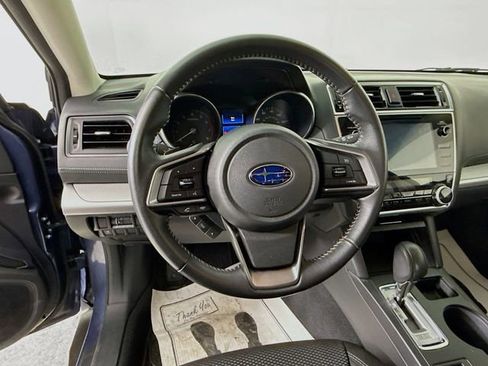 Used 2018 Subaru Outback 2.5i Premium image 11