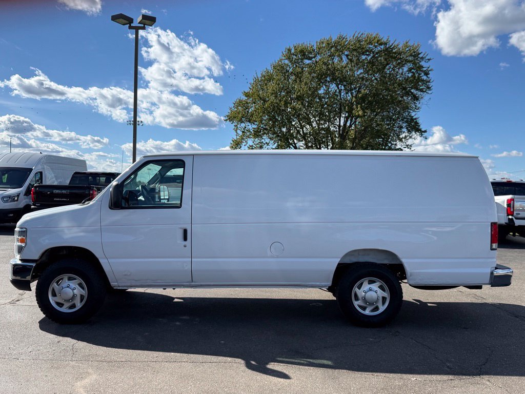 Used 2014 Ford E-350 and Econoline 350 Extended Super Duty RWD image 39