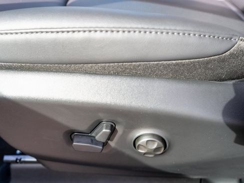 New 2026 Chrysler Pacifica Select image 16