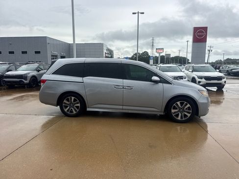 Used 2016 Honda Odyssey Touring Elite image 13