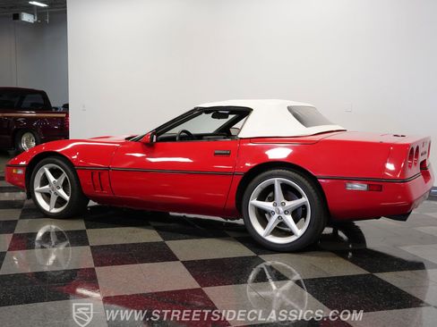 Used 1989 Chevrolet Corvette Convertible image 8