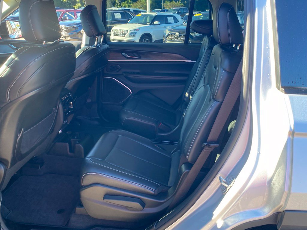 Used 2021 Jeep Grand Cherokee L Limited AWD/4WD image 8