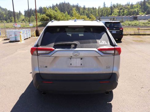 Certified 2019 Toyota RAV4 XLE AWD/4WD image 6