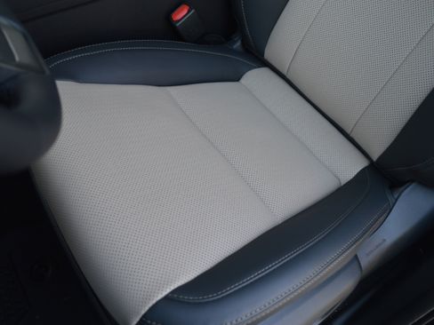 Used 2025 Lexus GX 550 image 28