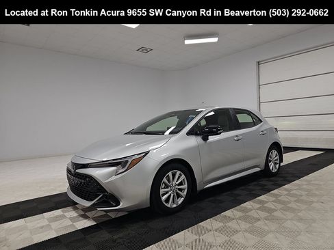 Used 2026 Toyota Corolla SE FWD image 3