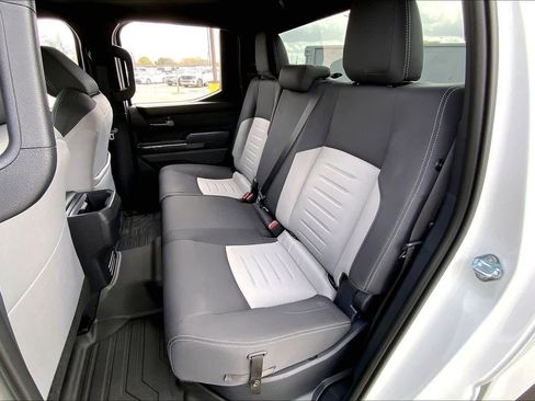 Used 2024 Toyota Tacoma TRD Off-Road image 19