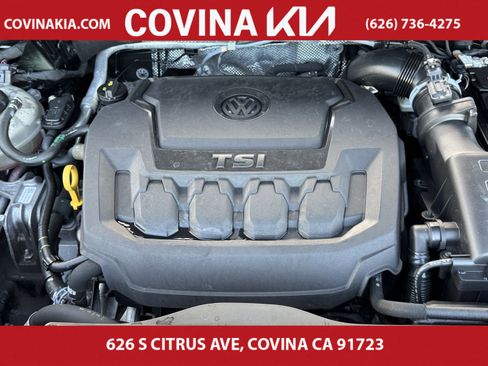 Used 2021 Volkswagen Tiguan SE w/ Panoramic Sunroof Package image 30