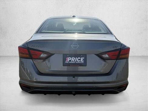 Used 2024 Nissan Altima 2.5 SV image 6