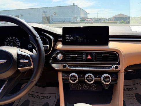 Used 2022 Genesis G70 3.3T AWD/4WD image 17