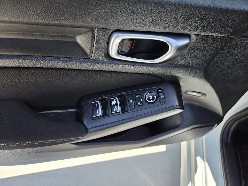 Used 2023 Honda Civic Sport image 12