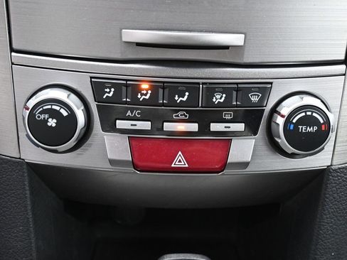 Used 2011 Subaru Outback 2.5i Premium image 22