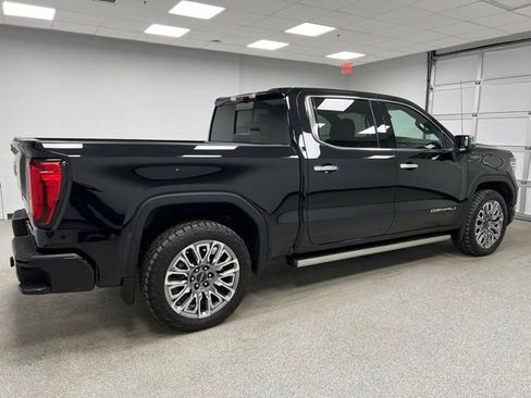 Used 2023 GMC Sierra 1500 Denali Ultimate AWD/4WD image 11